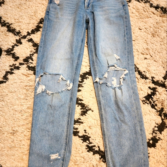 American Eagle "Mom jean" Jeans Size 00- juniors size - Picture 3 of 9